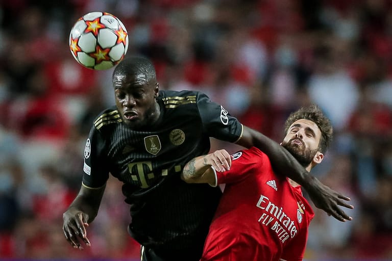 Dayot Upamecano: Ließ sich beim gefährlichen Kopfball von Yaremchuk durch Flankengeber Rafa Silva bedenklich abschütteln (13.). Der 22-jährige Sommer-Zugang hatte zur Pause nur die Hälfte seiner Zweikämpfe gewonnen. Auch bei der nächsten Großchance durch Yaremchuk (68.) war der Franzose deutlich zu langsam. Note 5