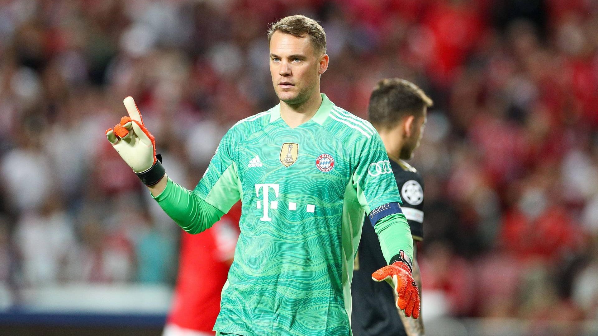 Manuel Neuer: Hatte wegen des hohen Pressings der Portugiesen in der Anfangsphase gefühlt so viele Ballkontakte wie sonst in einem ganzen Spiel. Glanztat, als Darwin Innenverteidiger Süle vernaschte (33. Minute) Weltklasse, als Diogo Goncalves Hernández düpierte (55.). Hielt beim 4:0-Sieg einmal mehr die Null fest. Note 1