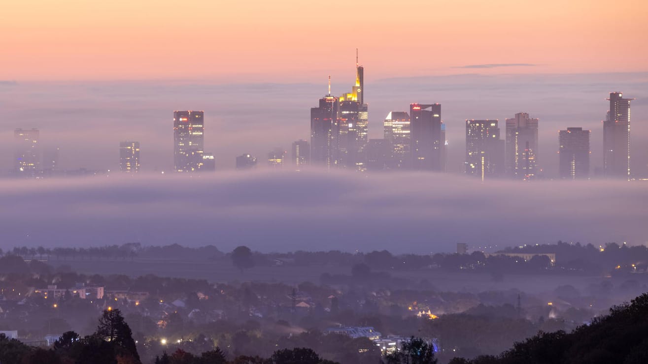 Die Bankentürme in Frankfurt im Nebel: Deutsche Geldhäuser sind in die umstrittenen Geschäfte verwickelt.