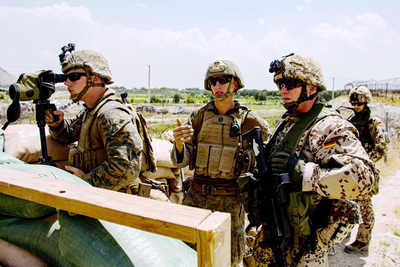 Bundeswehrsoldaten mit US-Marines in Afghanistan: Künftig will Deutschland mit anderen EU-Ländern militärisch unabhängiger von den USA handeln können.