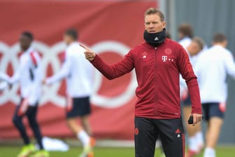 Julian Nagelsmann beim Abschlusstraining der Bayern am Dienstag: Am Mittwoch fehlte er beim Spiel in Lissabon, nun wurde seine Corona-Infektion bekannt.