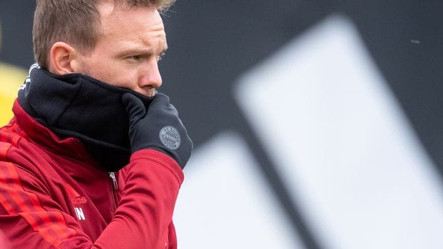 Bayern-Trainer Julian Nagelsmann wurde positiv auf das Coronavirus getestet. Bayern-Trainer Julian Nagelsmann wurde positiv auf das Coronavirus getestet.