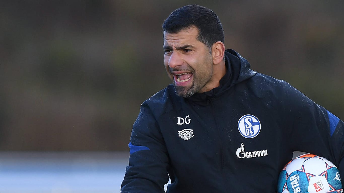 Dimitrios Grammozis: Der Trainer will auf Schalke eine klare Spielidee durchsetzen.