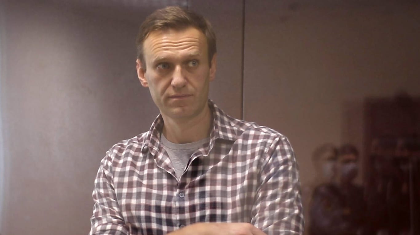 Aktivist Alexej Nawalny: Eine Vertraute des Kremlkritiksers ist zur Fahndung ausgeschrieben.