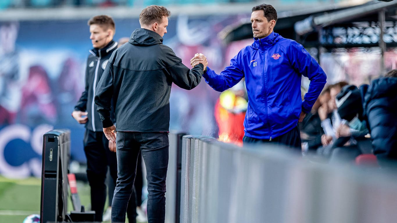 Abgeklatscht: Julian Nagelsmann (l.) und Toppmöller arbeiteten schon letzte Saison bei RB Leipzig zusammen, wechselten im Sommer gemeinsam an die Säbener Straße nach München.