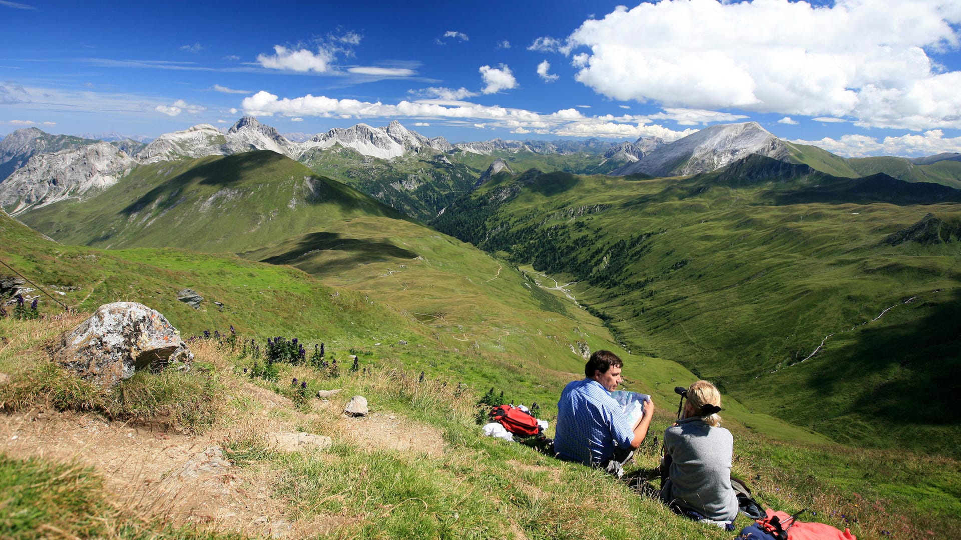 Salzburger Almenweg: Er ist einer der beliebtesten Wanderwege in Österreich und führt von Alm zu Alm.