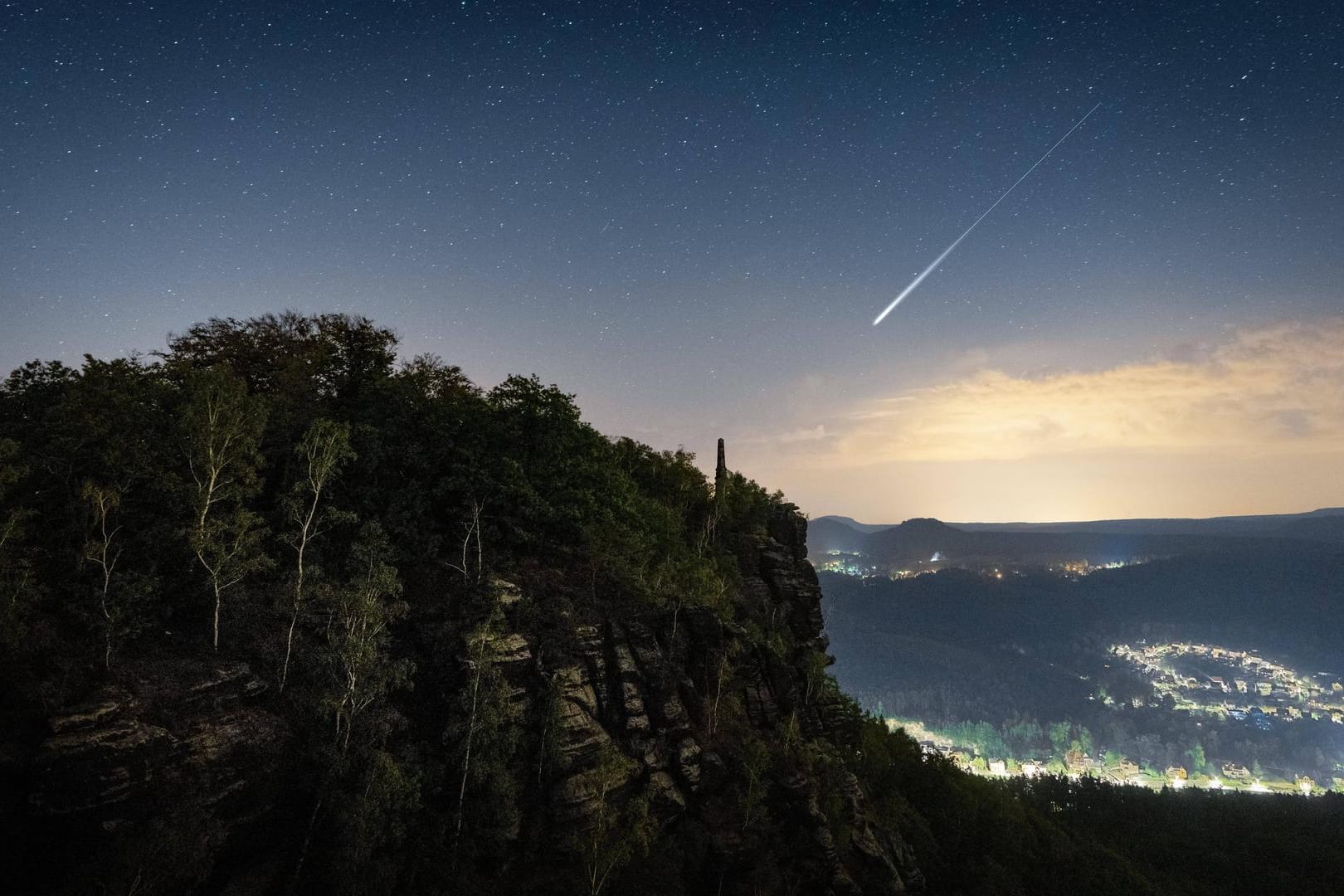 Perseiden Sternschnuppe (Symbolfoto): Im November wird ein Sternschnuppenstrom erwartet.