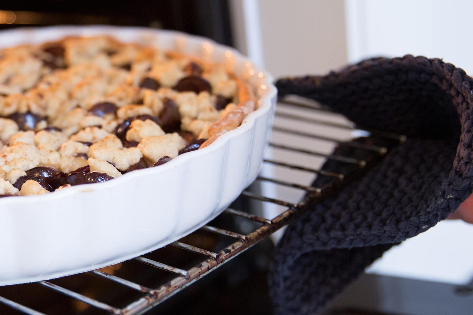 Crumble-Variation: Auch Pflaumen- oder andere Obst-Stückchen eignen sich.