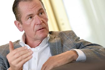 Mathias Döpfner: Der Vorstandsvorsitzende der Axel Springer AG gerät wegen des Umgangs mit dem ehemaligen "Bild"-Chefredakteur Julian Reichelt unter Druck.