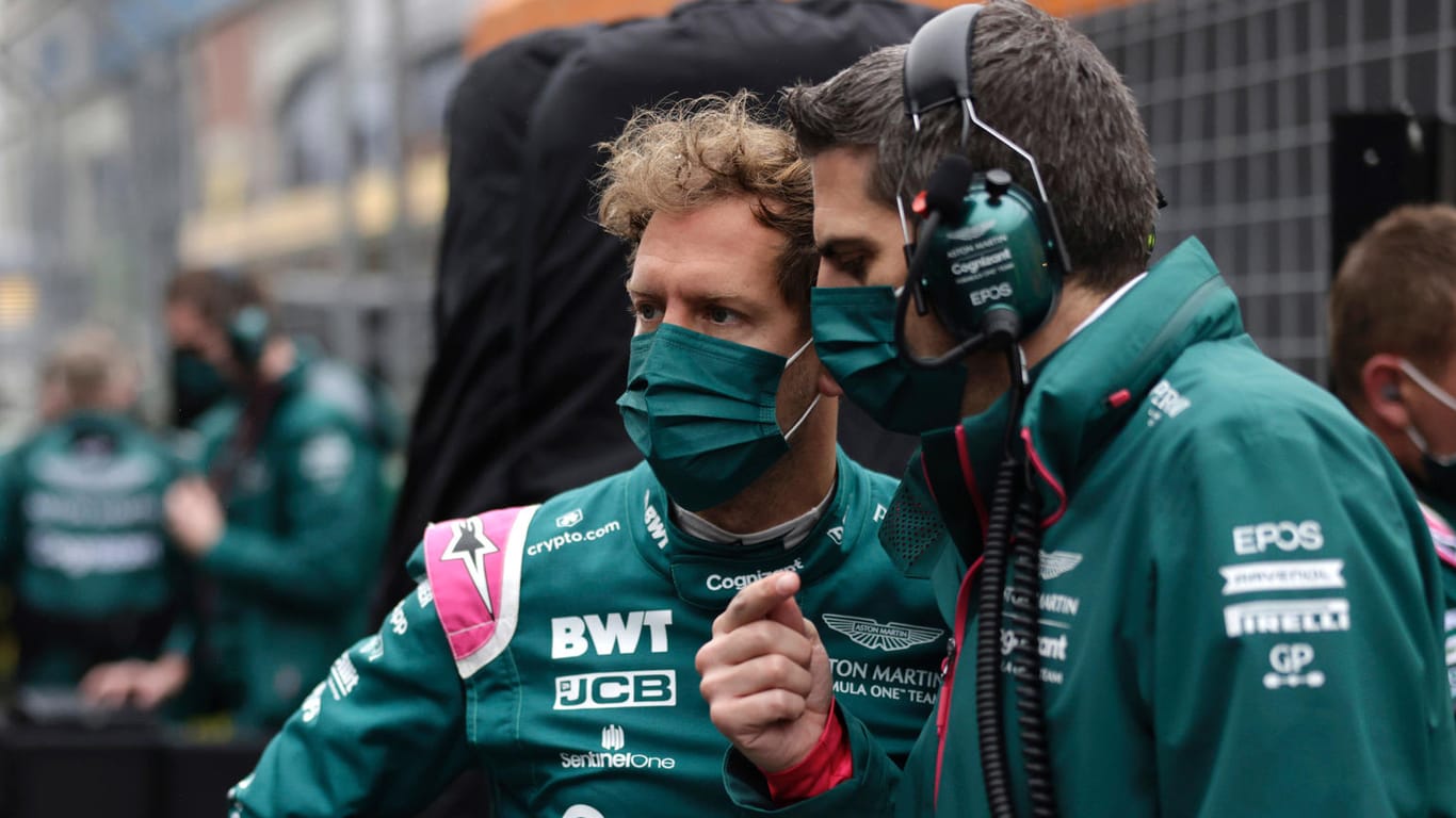 Sebastian Vettel: Wegen Veränderungen am Motor muss der Formel-1-Fahrer eine Strafe in Kauf nehmen.