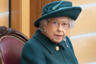 Königin Elizabeth II.: Die Queen verbrachte die Nacht auf Donnerstag im Krankenhaus.