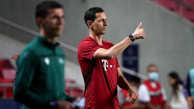 Vertritt weiter den fehlenden Julian Nagelsmann: Bayern-Co-Trainer Dino Toppmöller. Vertritt weiter den fehlenden Julian Nagelsmann: Bayern-Co-Trainer Dino Toppmöller.