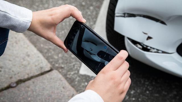 Versicherung: Lassen sich nicht alle reklamierten Schäden dem aktuellen Unfall zuordnen, kann der Schadenersatz in Gefahr kommen.