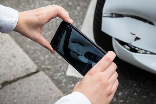 Versicherung: Lassen sich nicht alle reklamierten Schäden dem aktuellen Unfall zuordnen, kann der Schadenersatz in Gefahr kommen.