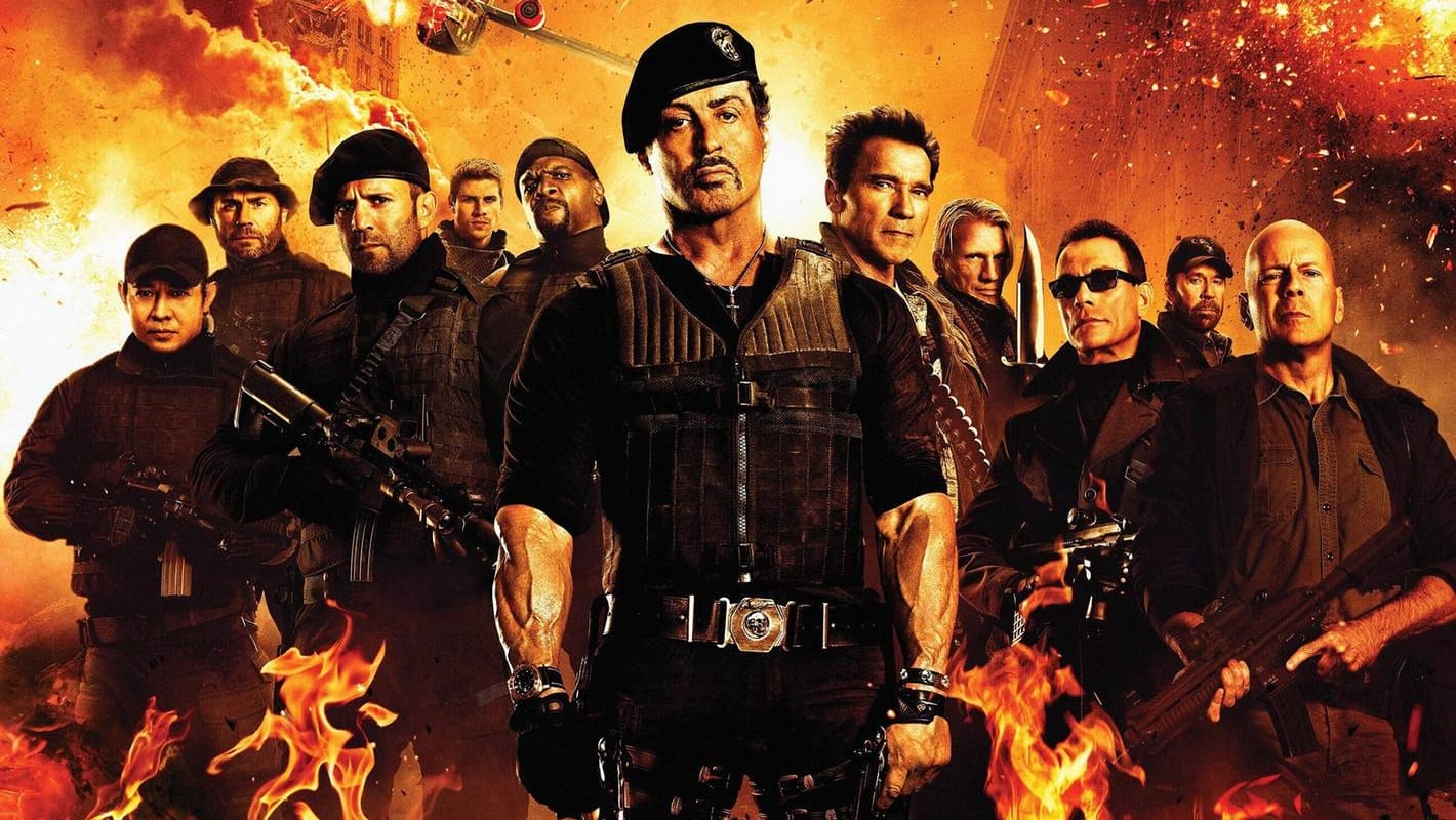 Auch bei "The Expendables 2" kam es zu einem tragischen Unfall. Die Stuntdoubles Kun Lio und Nuo Sun wurden von einer geplanten Explosion auf einem Schlauchboot getroffen. Der Sicherheitsabstand war nicht groß genug. Lio kam dabei ums Leben.