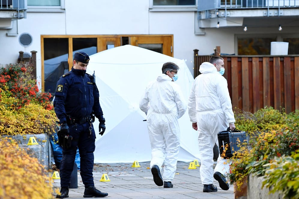 Stockholm: Polizisten ermitteln am Ort, an dem der schwedische Rapper erschossen wurde.