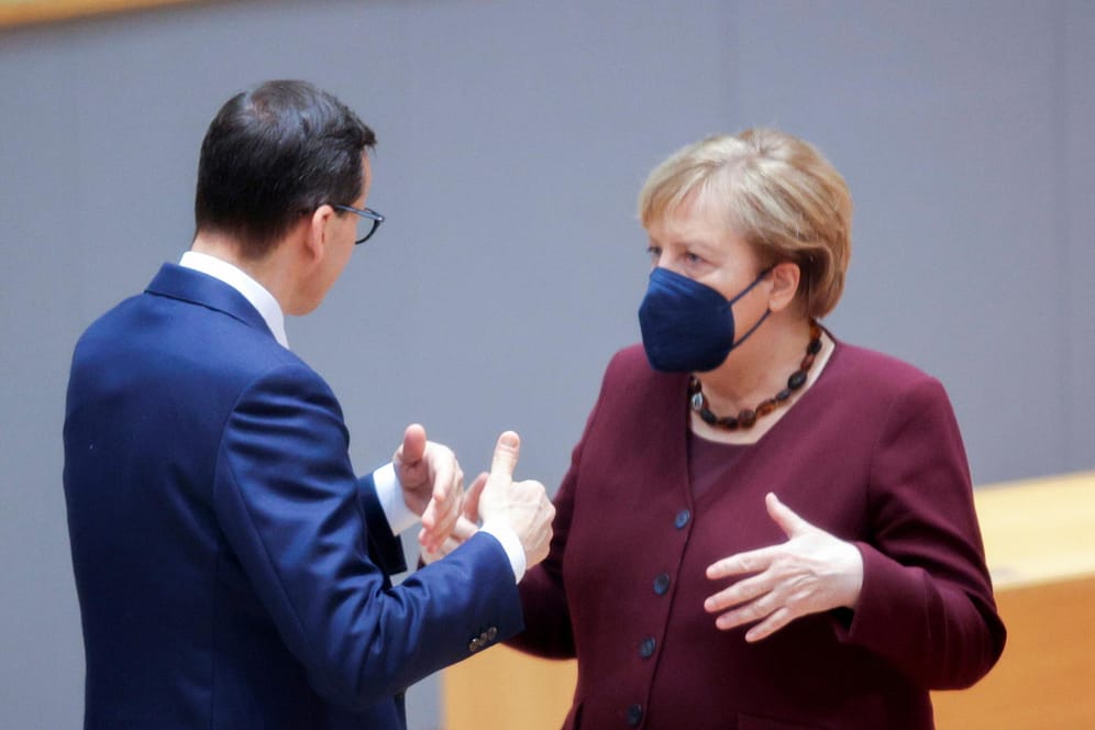 Mateusz Morawiecki und Angela Merkel beim EU-Gipfel: Der polnische Regierungschef ließ kein Entgegenkommen erkennen.