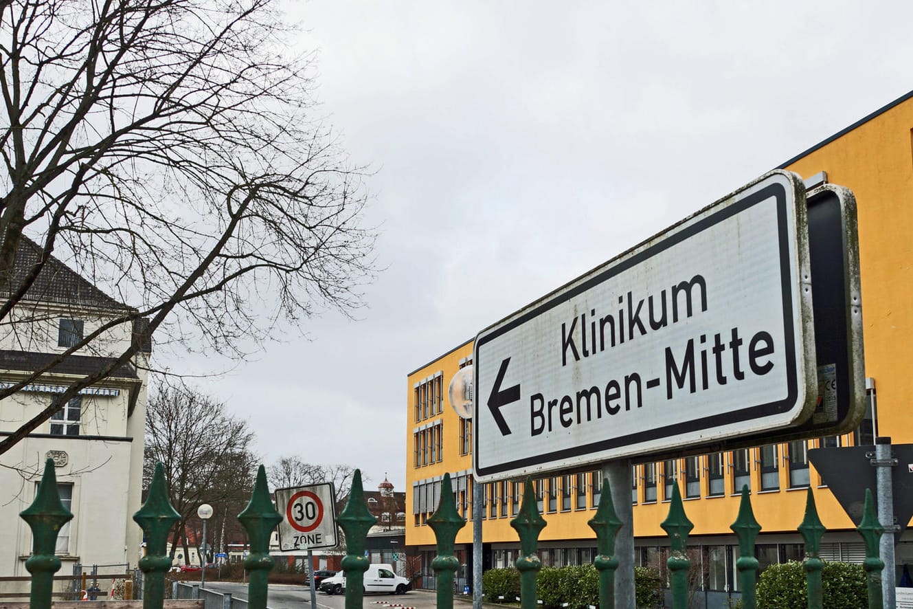 Wegweiser zum Klinikum Bremen-Mitte: Besonders die Kinderkliniken des Klinikverbunds stoßen wegen des RS-Virus an ihre Grenzen.