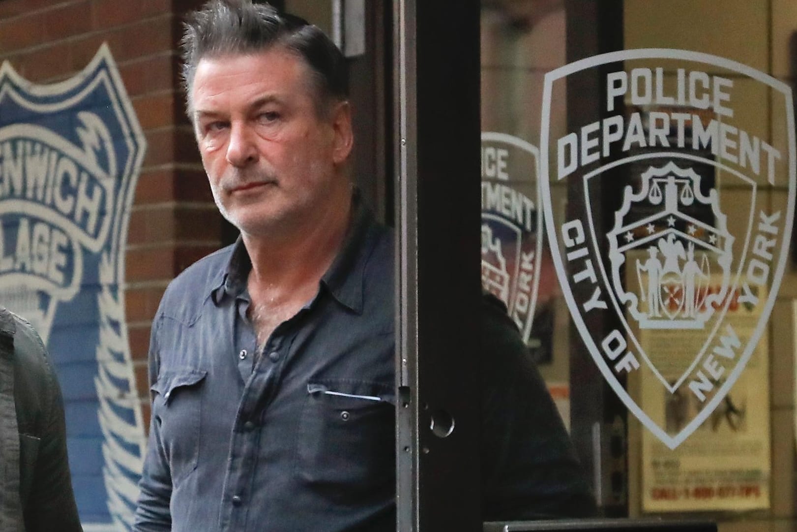 Alec Baldwin: Der Schauspieler erschoss bei einem Dreh zum Westernfilm "Rust" offenbar versehentlich eine Kamerafrau.