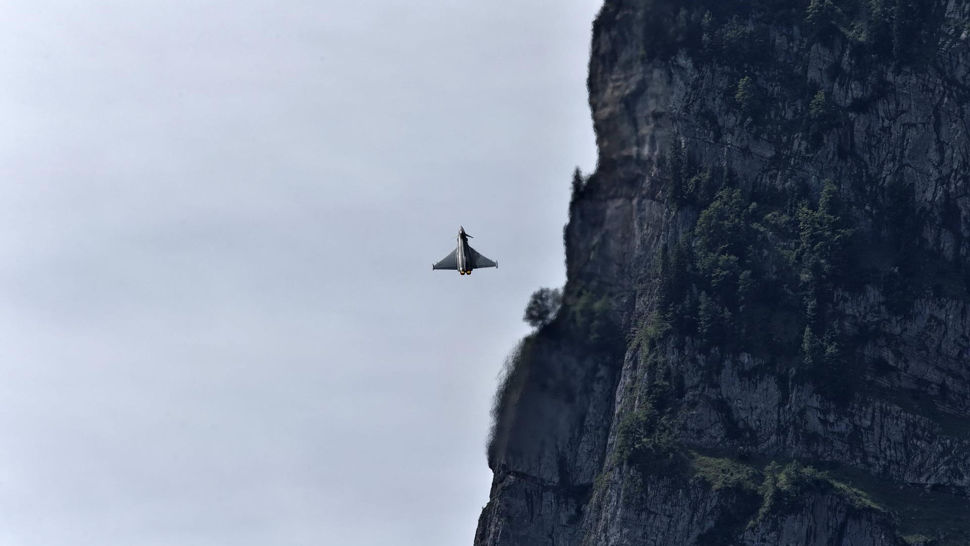 Ein Eurofighter (Symbolbild): Ein Knall über Frankfurt hat für Verwunderung gesorgt. Ein Eurofighter (Symbolbild): Ein Knall über Frankfurt hat für Verwunderung gesorgt.