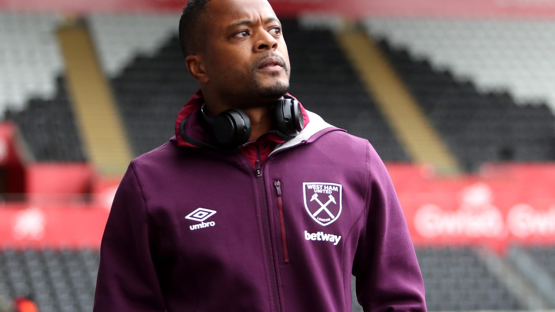 Patrice Evra: Der Franzose wurde im Alter von 13 Jahren missbraucht. Patrice Evra: Der Franzose wurde im Alter von 13 Jahren missbraucht.