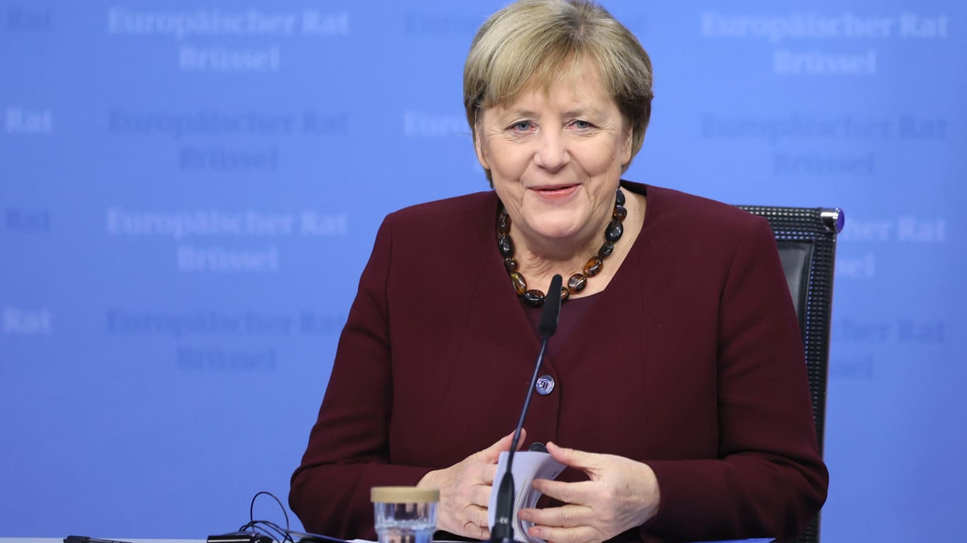 Bundeskanzlerin Angela Merkel (CDU) spricht während einer Pressekonferenz auf einem EU-Gipfel (Archivbild). Sie fordert Frauen in der CDU auf, sich stärker einzumischen.