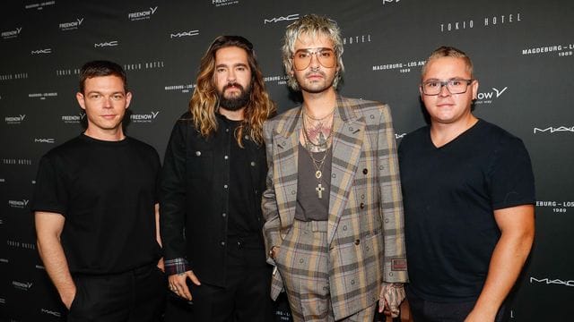 Georg Listing (l-r), Tom Kaulitz, Bill Kaulitz und Gustav Schäfer beim zum Tokio Hotel-Event in Berlin.