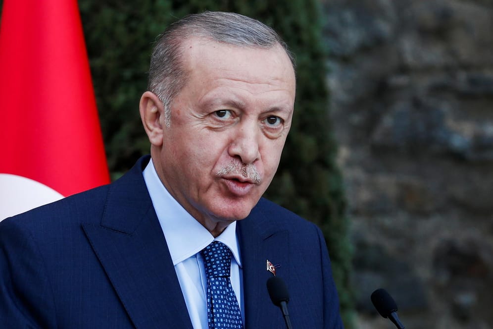 Der türkische Präsident Recep Tayyip Erdoğan: er lässt zehn Botschafter zu "unerwünschten Personen" erklären.