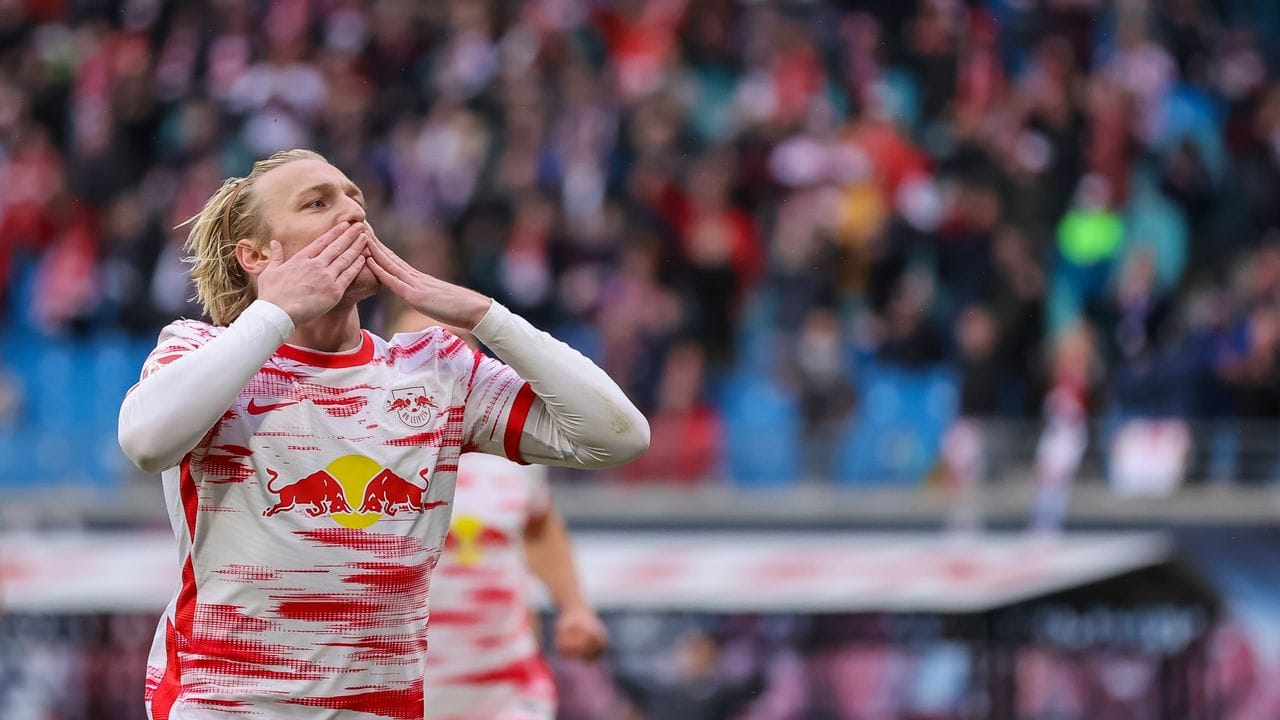 Verwandelte einen Elfmeter sicher: Leipzigs Emil Forsberg. Verwandelte einen Elfmeter sicher: Leipzigs Emil Forsberg.