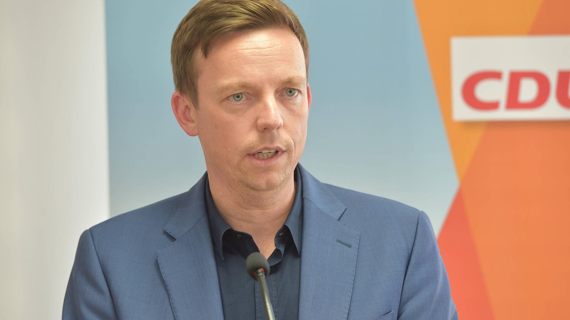 Tobias Hans spricht bei einer Pressekonferenz. Der saarländische Ministerpräsident hat weitreichende Forderungen zu Corona-Maßnahmen aufgestellt. Tobias Hans spricht bei einer Pressekonferenz. Der saarländische Ministerpräsident hat weitreichende Forderungen zu Corona-Maßnahmen aufgestellt.