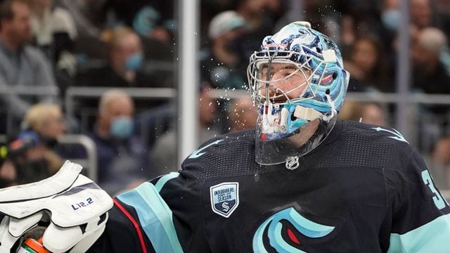 Philipp Grubauer konnte Seattles fünfte Niederlage im sechsten Spiel trotz seiner 22 Paraden nicht verhindern. Philipp Grubauer konnte Seattles fünfte Niederlage im sechsten Spiel trotz seiner 22 Paraden nicht verhindern.