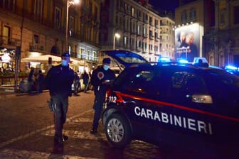 Carabinieri (Archivbild): Der Mann bat die italienische Polizei, ihn ins Gefängnis zu bringen.