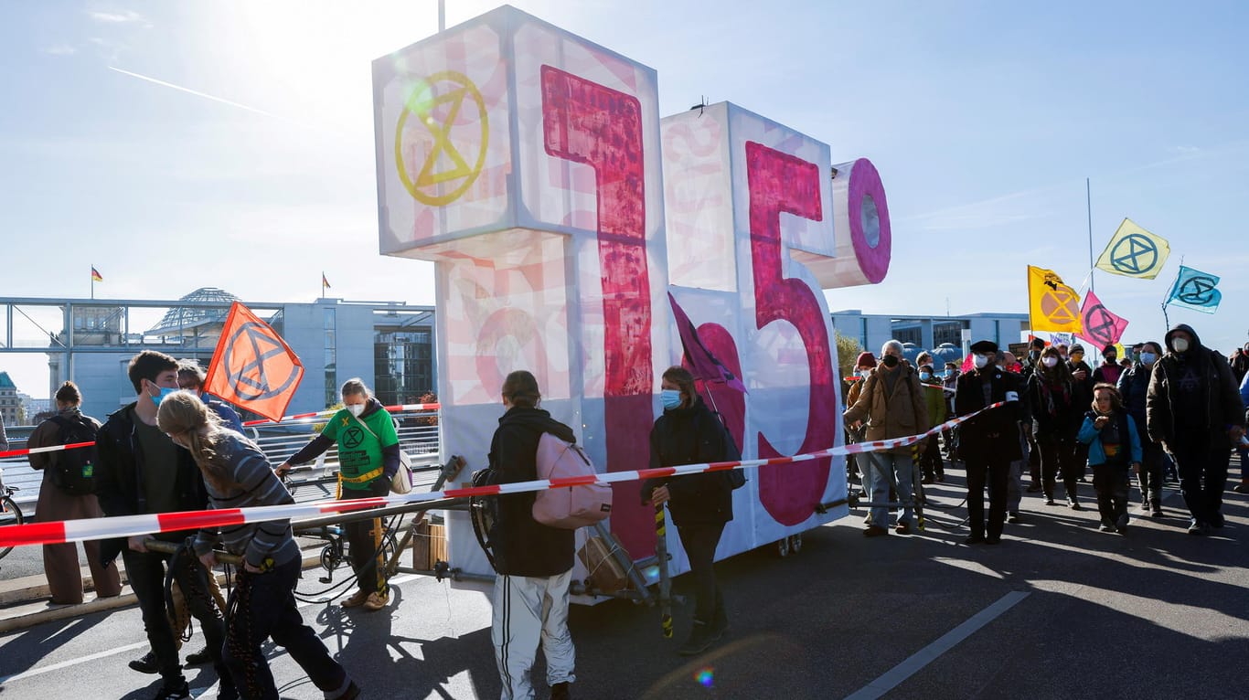 Klima-Demonstration in Berlin: In einer Woche startet die Klimakonferenz in Glasgow.