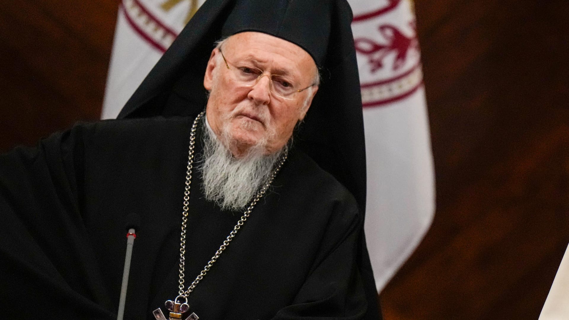 Der Patriarch von Konstantinopel bei einer Konferenz in Rom (Archivbild). Das Kirchenoberhaupt ist derzeit zu Besuch in den USA. Der Patriarch von Konstantinopel bei einer Konferenz in Rom (Archivbild). Das Kirchenoberhaupt ist derzeit zu Besuch in den USA.