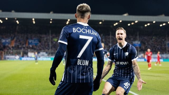 Bochums Danny Blum (l) und Sebastian Polter jubeln nach dem Treffer zum 1:0. Bochums Danny Blum (l) und Sebastian Polter jubeln nach dem Treffer zum 1:0.