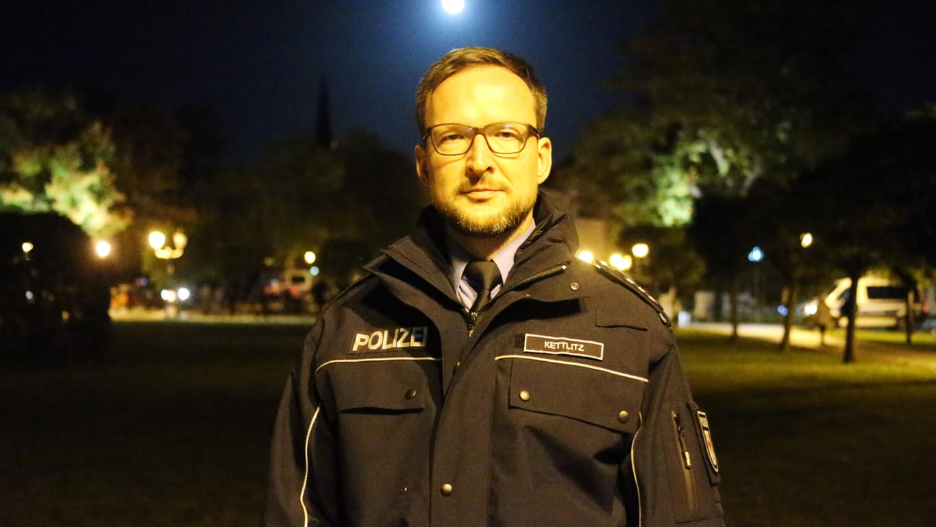 Polizeisprecher Maik Kettlitz: Er begleitete seine Kollegen am Samstagabend im deutsch-polnischen Grenzgebiet.