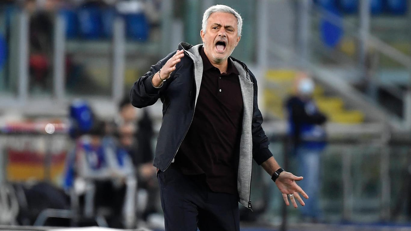 José Mourinho: Der Portugiese war unglücklich mit den Entscheidungen des Schiedsrichters gegen Neapel.