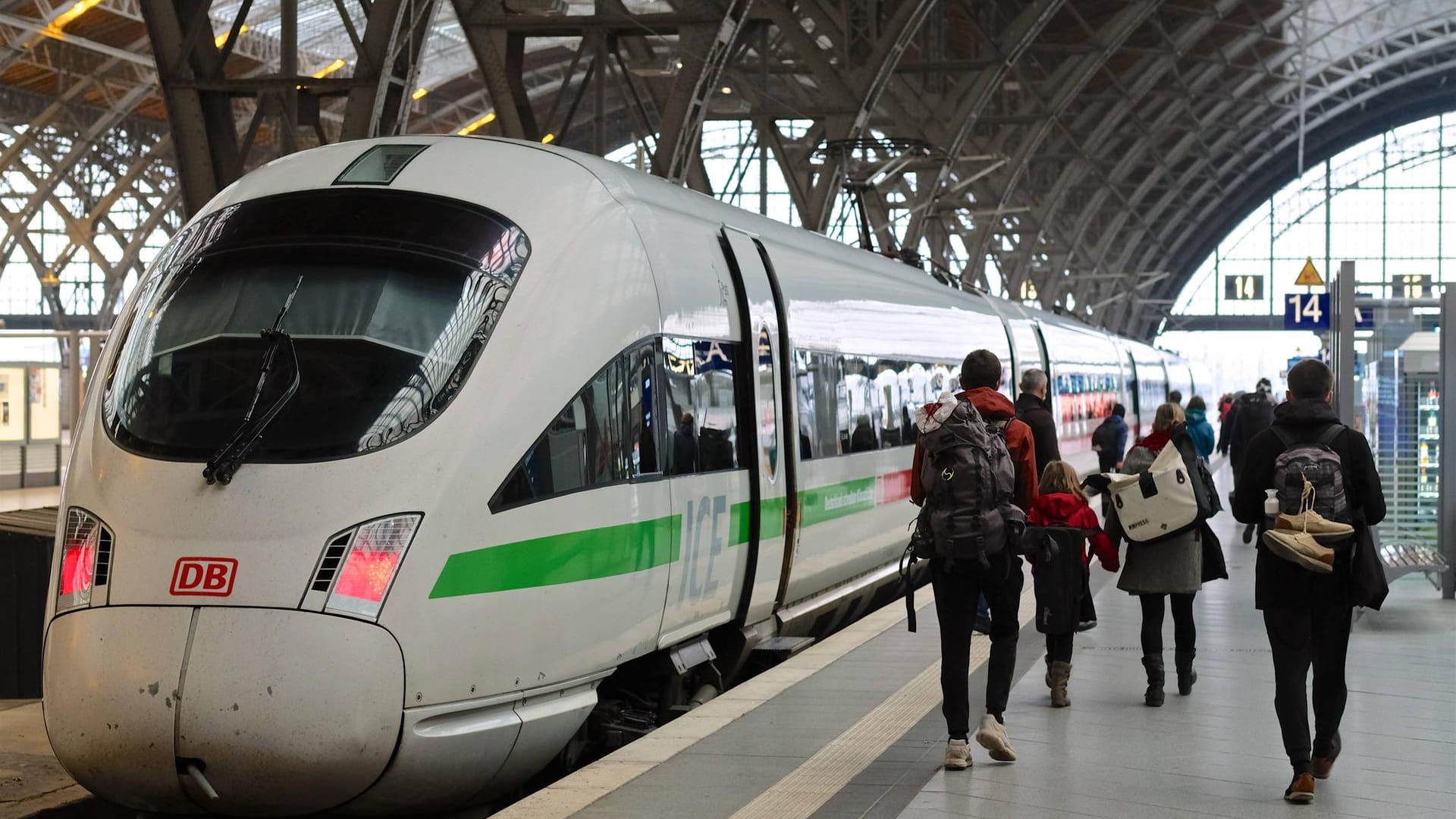 Mehr Sitzplätze: Die Deutsche Bahn rechnet an Weihnachten mit mehr Reisenden.