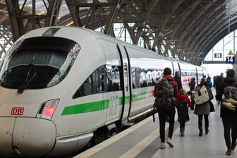 Mehr Sitzplätze: Die Deutsche Bahn rechnet an Weihnachten mit mehr Reisenden.