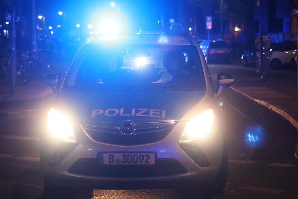 Berliner Polizei im Einsatz (Symbolbild): Die Leiche wurde obduziert.