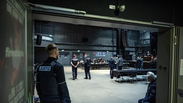 Prozess gegen mehrere mutmaßliche Neonazis Prozess gegen mehrere mutmaßliche Neonazis