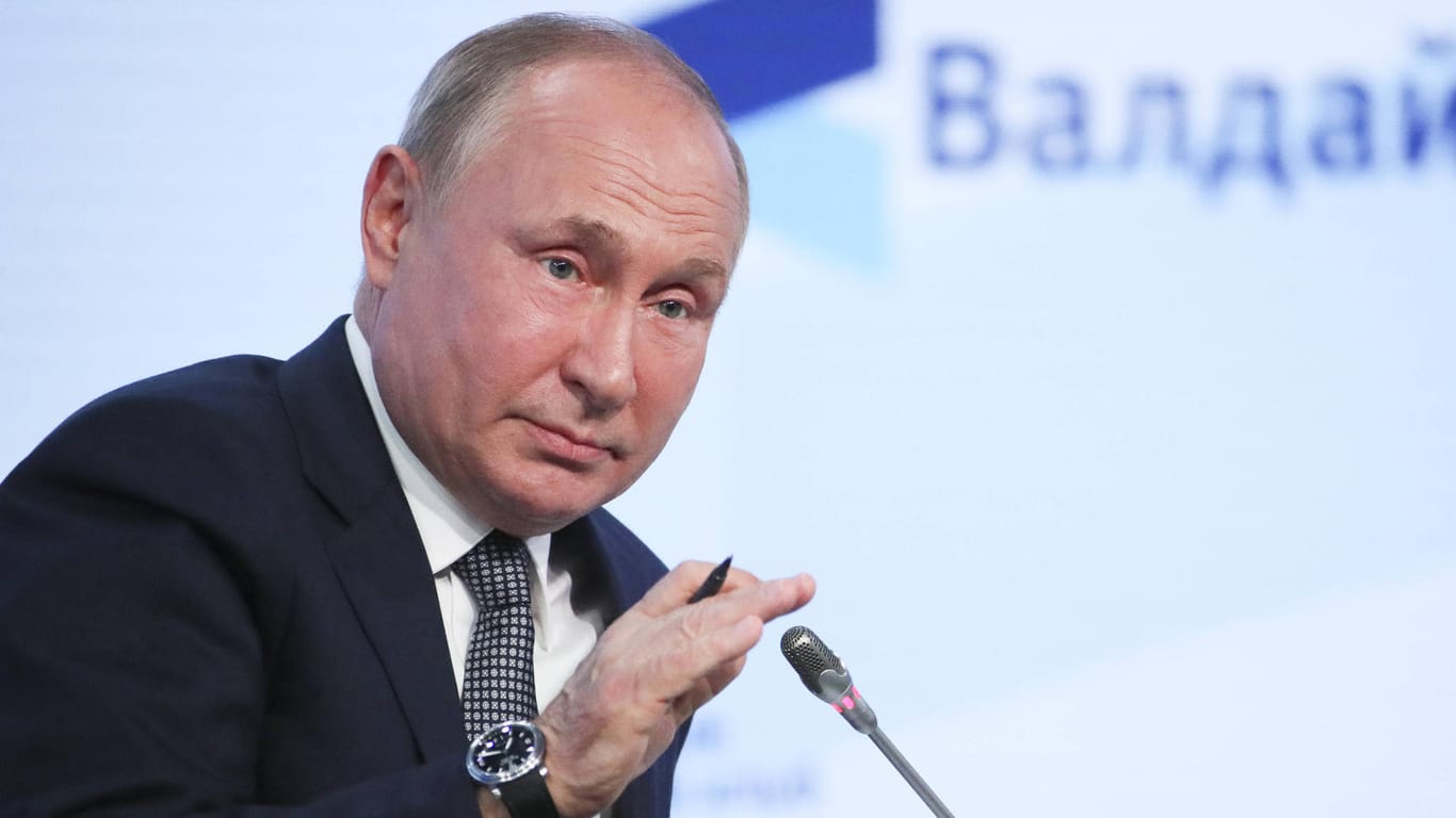 Wladimir Putin: Der russische Präsident hat arbeitsfreie Tage in mehreren Regionen angeordnet, um den Anstieg der Corona-Fallzahlen zu bremsen.