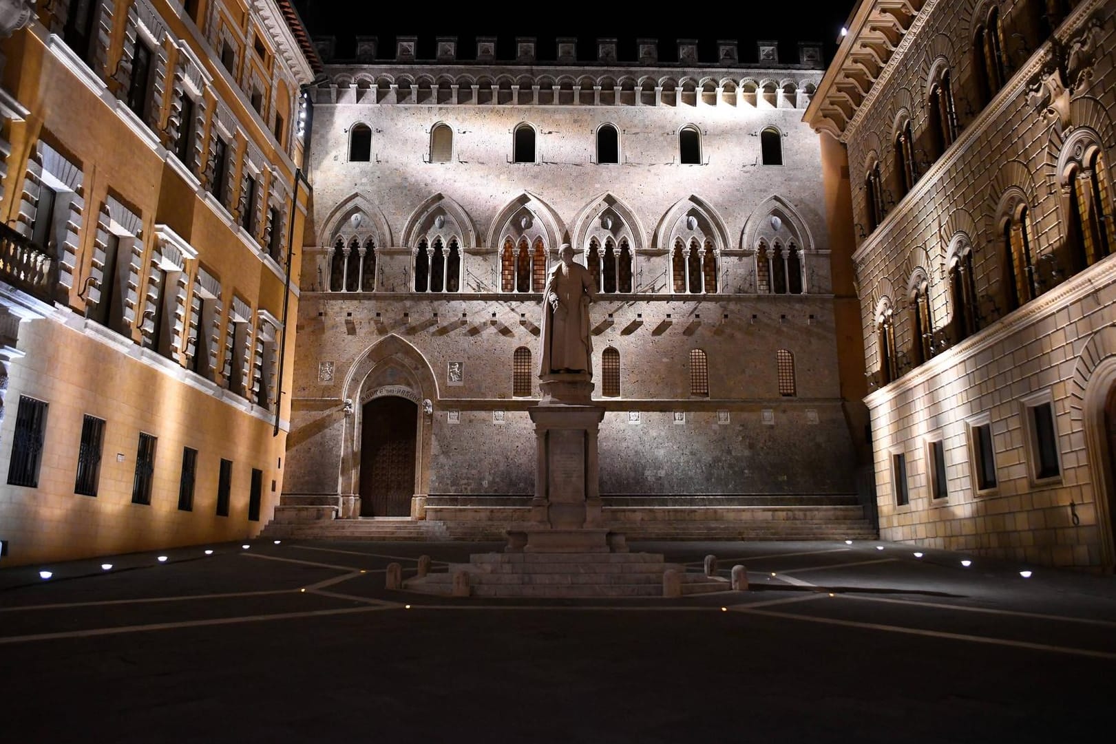 Die Zentrale der Bank Monte dei Paschi in Siena: Der italienische Staat ist Hauptanteilseigner der Bank, nun ist der Verkauf an UniCredit gescheitert.