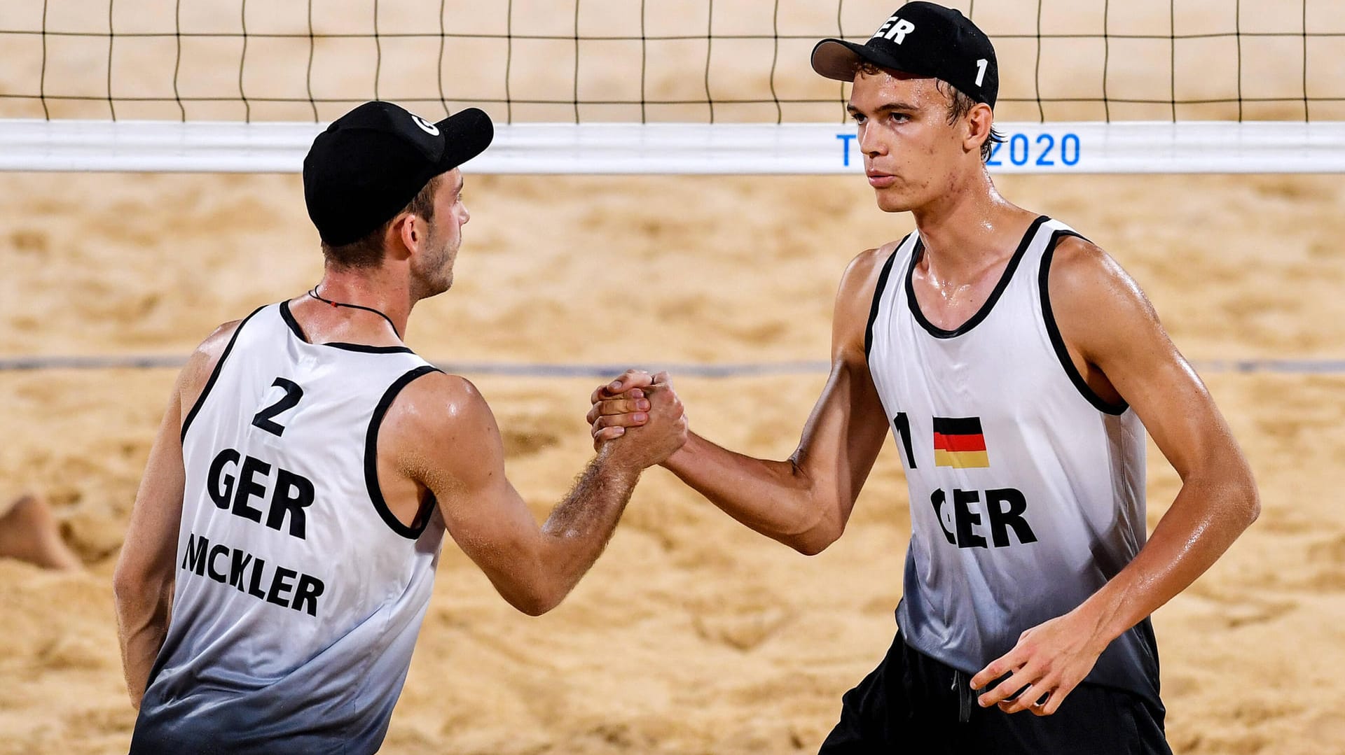 Julius Thole (r.) neben Clemens Wickler bei den Olympischen Spiele in Tokio: In Zukunft wird Thole nicht mehr im Profisport unterwegs sein.
