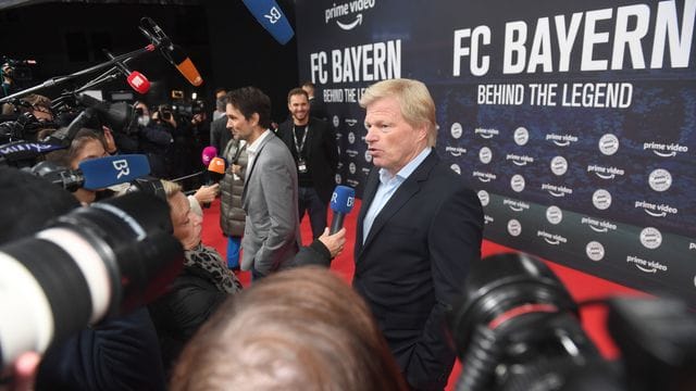 Bayerns Vorstandschef Oliver Kahn (r) bei der Premiere der Doku-Serie "FC Bayern - Behind The Legend" in München. Bayerns Vorstandschef Oliver Kahn (r) bei der Premiere der Doku-Serie "FC Bayern - Behind The Legend" in München.