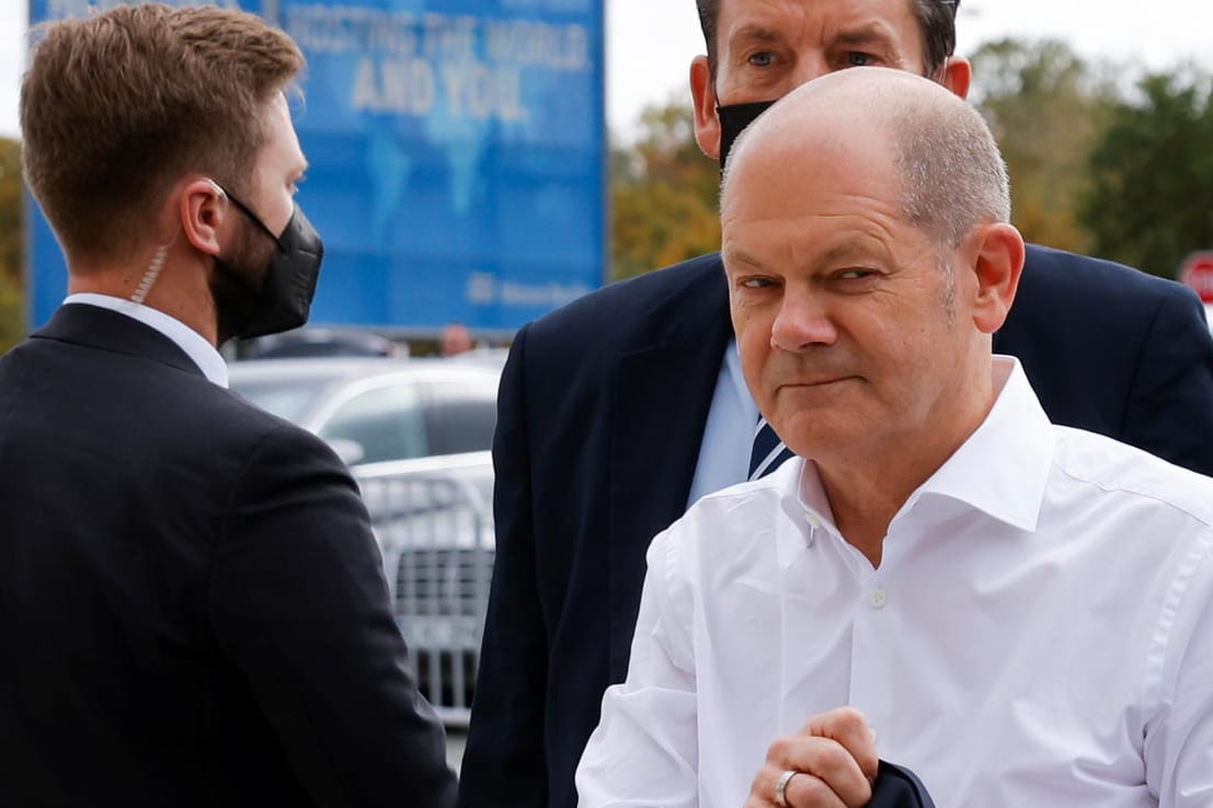 Olaf Scholz auf dem Weg zu den Verhandlungen (Archiv): Bis Ende November soll der Koalitionsvertrag fertig sein.