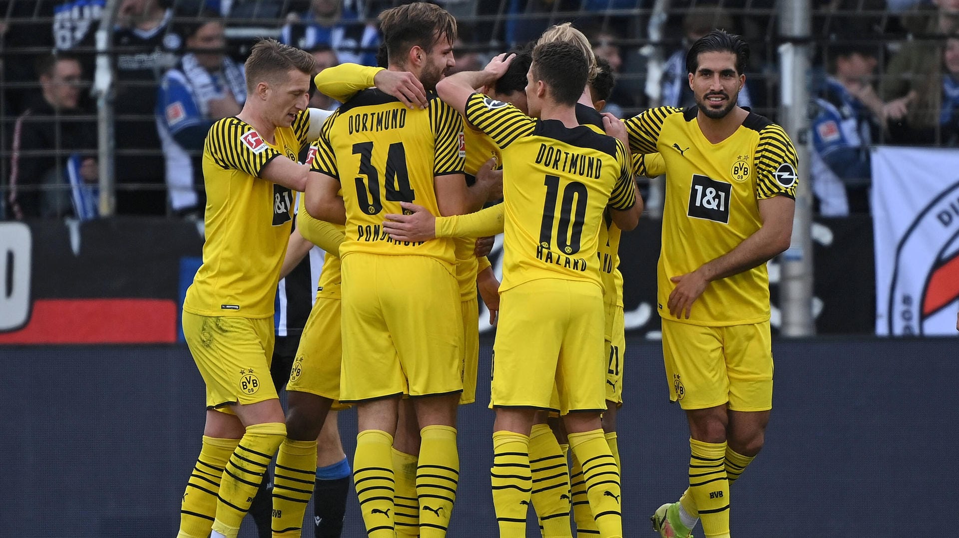 Dortmunder Jubeltraube: Am Wochenende gewann der BVB in der Bundesliga auf der Bielefelder Alm mit 3:1. Jubeln die Schwarz-Gelben um Emre Can (r.) auch im Pokal gegen Ingolstadt?