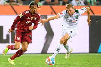 Packendes Duell: Leroy Sané trifft mit dem FC Bayern im Pokal auf Borussia Mönchengladbach und Christoph Kramer (r.).