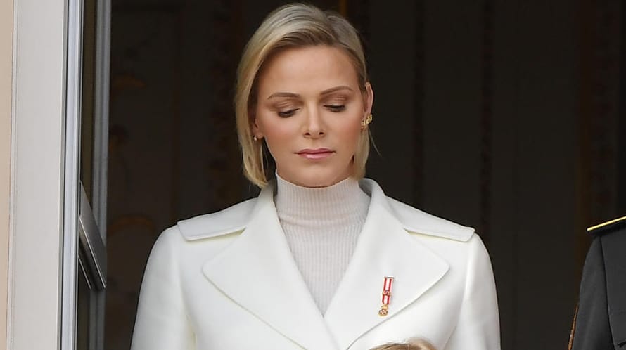Charlène von Monaco: Die Fürstin trauert um ihren Hund.