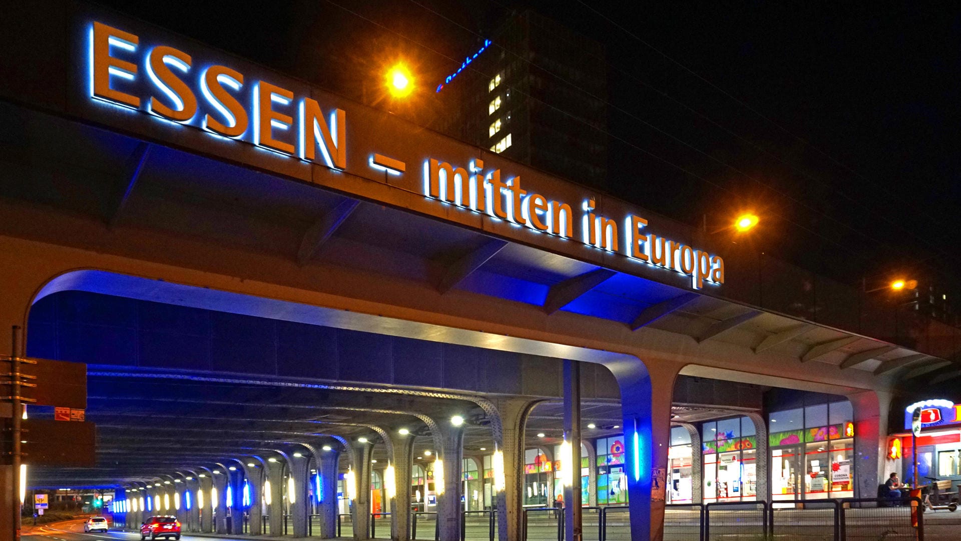 Hauptbahnhof in Essen (Symbolbild): Dort soll ein Mann verführt und ausgeraubt worden sein.